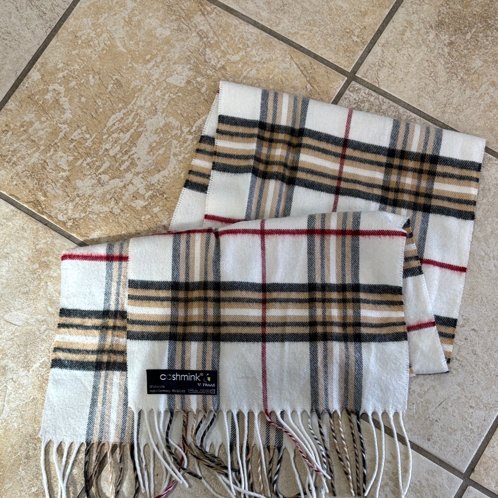 V. FRAAS Cashmink Plaid Scarf with Fringe
